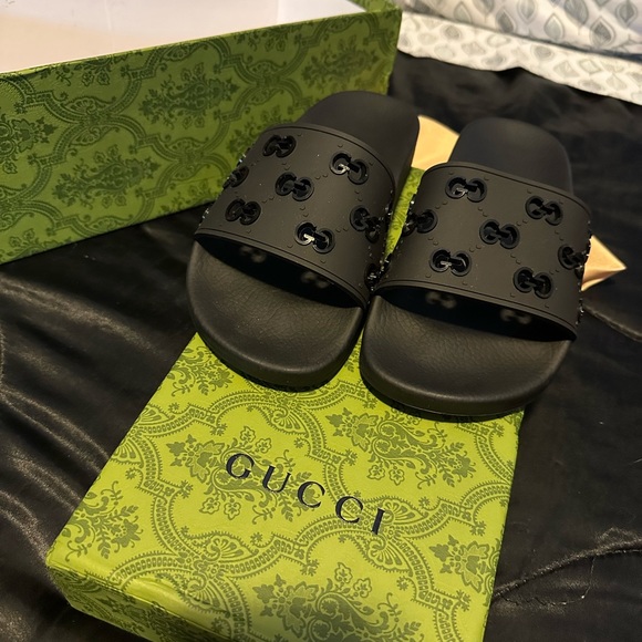 Gucci Shoes - Black Gucci slides